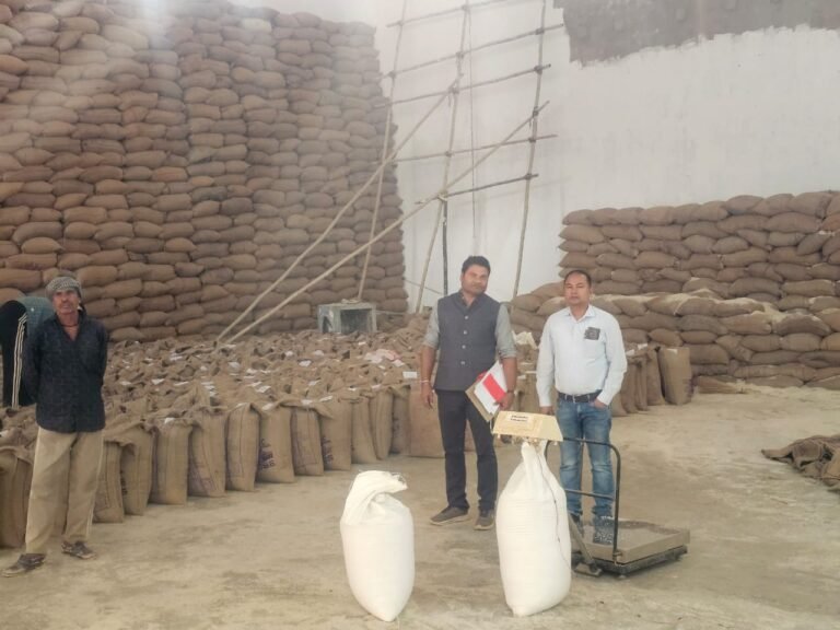 संयुक्त जांच टीम ने आशा राइस इंडस्ट्रीज से 307 क्विंटल अवैध धान किया जब्त