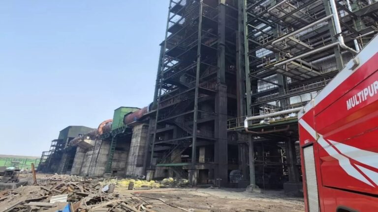 Sponge Iron Plant Accident : बलौदाबाजार स्पंज आयरन प्लांट हादसा’ ऐश पाइपलाइन लीकेज से 6 मजदूर जिंदा जले, 5 गंभीर घायल